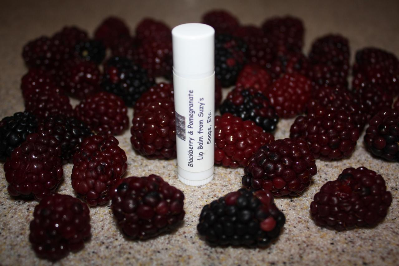 Blackberry & Pomegranate Lip Balm on Luulla